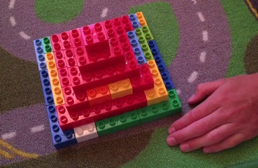 Réaliser une structure lego équilibrée